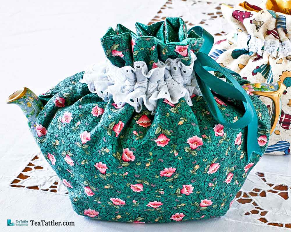 This Quilted Drawstring Tea Cozy keeps tea warm for a longer period of time. It fits snugly over the teapot while tea is poured. | TeaTattler.com #teacozy #quilteddrawstringteacozy